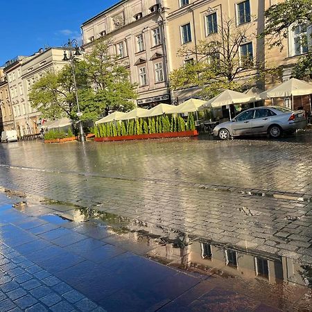 Residence B&B La Fontaine Aparthotel Краков Экстерьер фото