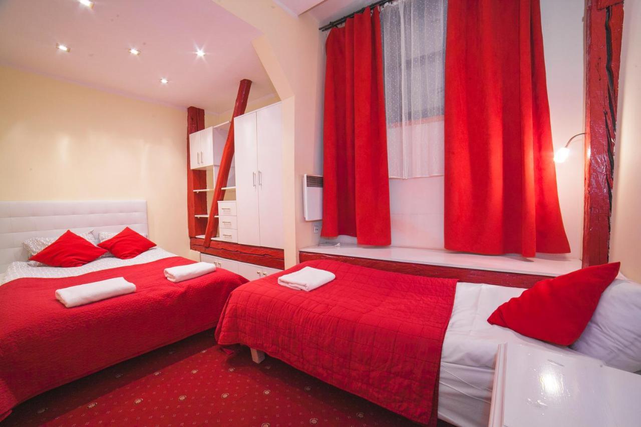 Residence B&B La Fontaine Aparthotel Краков Экстерьер фото