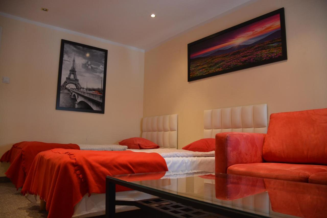 Residence B&B La Fontaine Aparthotel Краков Экстерьер фото