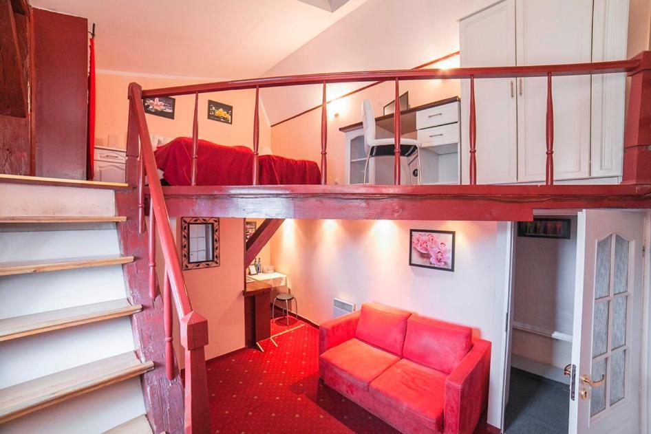Residence B&B La Fontaine Aparthotel Краков Экстерьер фото