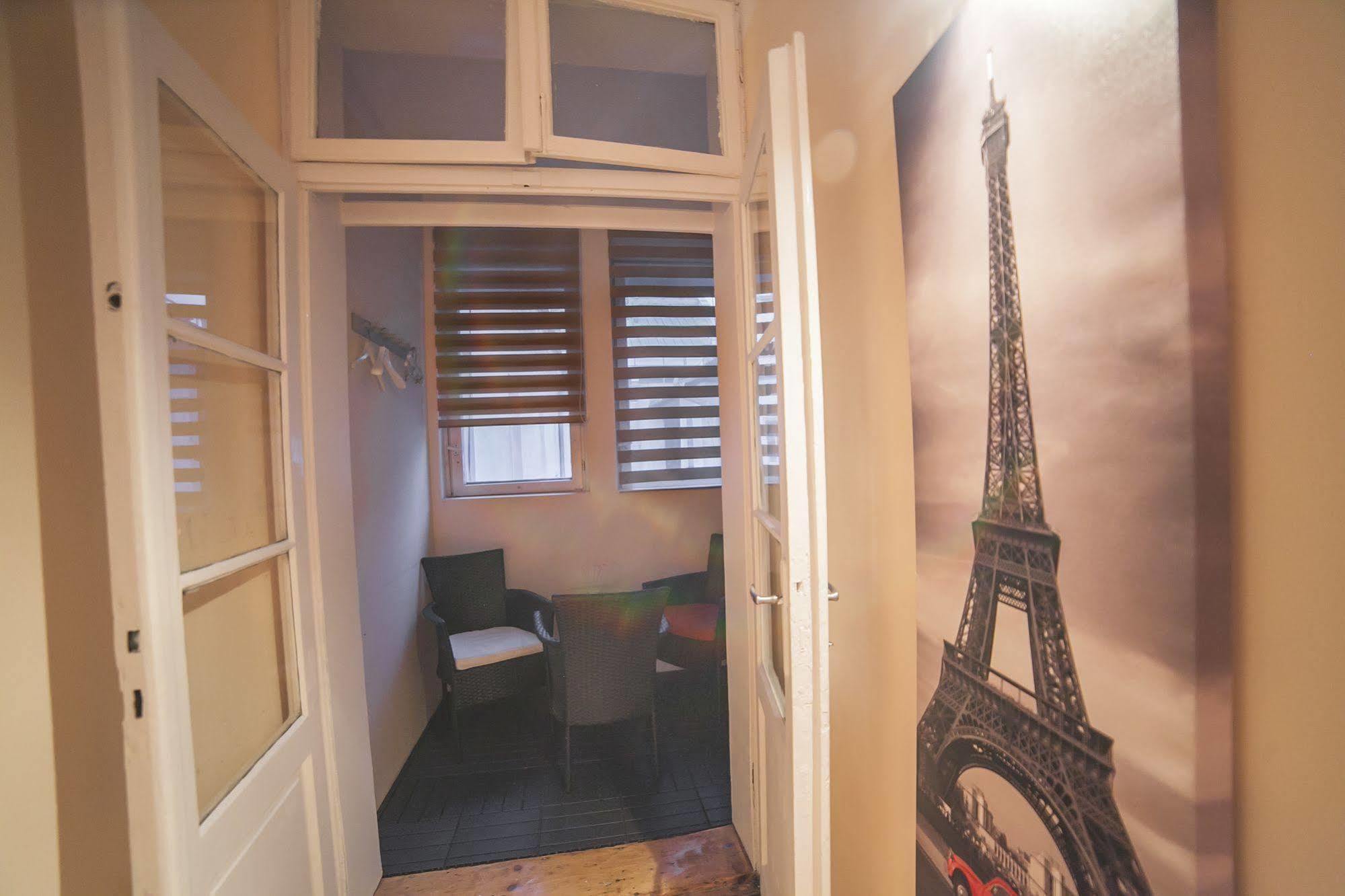 Residence B&B La Fontaine Aparthotel Краков Экстерьер фото