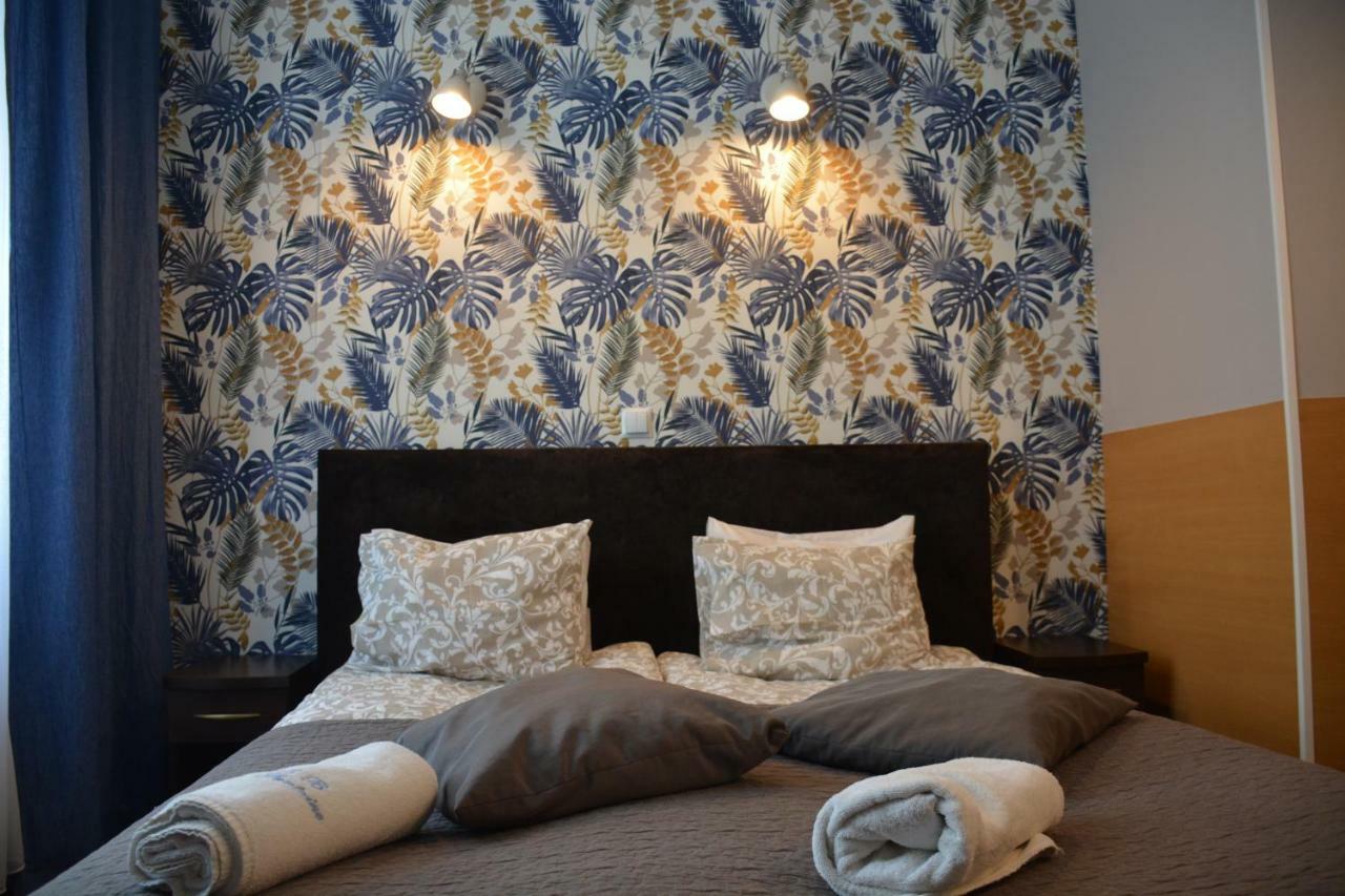 Residence B&B La Fontaine Aparthotel Краков Экстерьер фото